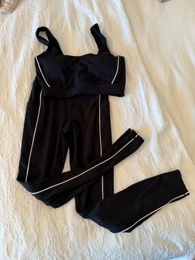 Roots Black Sports Bra & Legging Set with White Piping